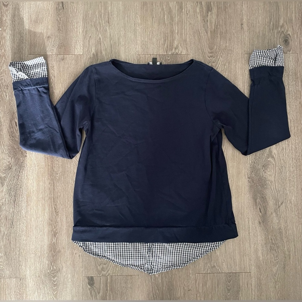 Navy Blue Women's Top with Checkered Cuffs - Picture 4 of 10